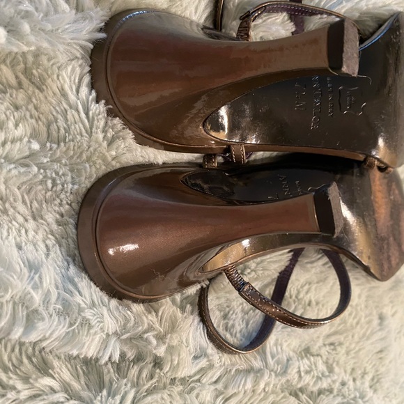 Ann Taylor Bronze Strappy Heels - Like New - Picture 7 of 9